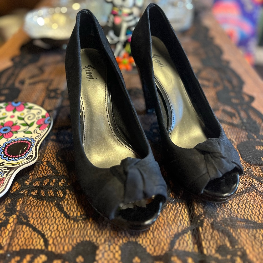 Fioni Black Heels Size 7